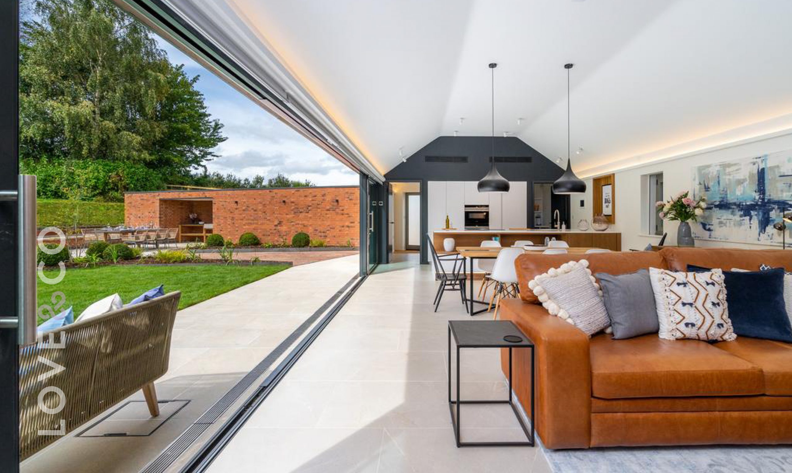 How to Create Seamless Indoor/Outdoor Living