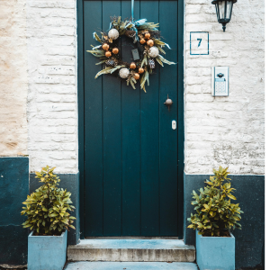 front door holiday decor